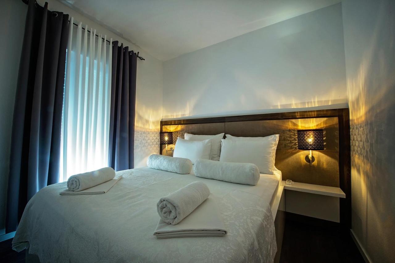 Seaside Apartments With A Swimming Pool Zecevo Rtic, Rogoznica - 8366 외부 사진