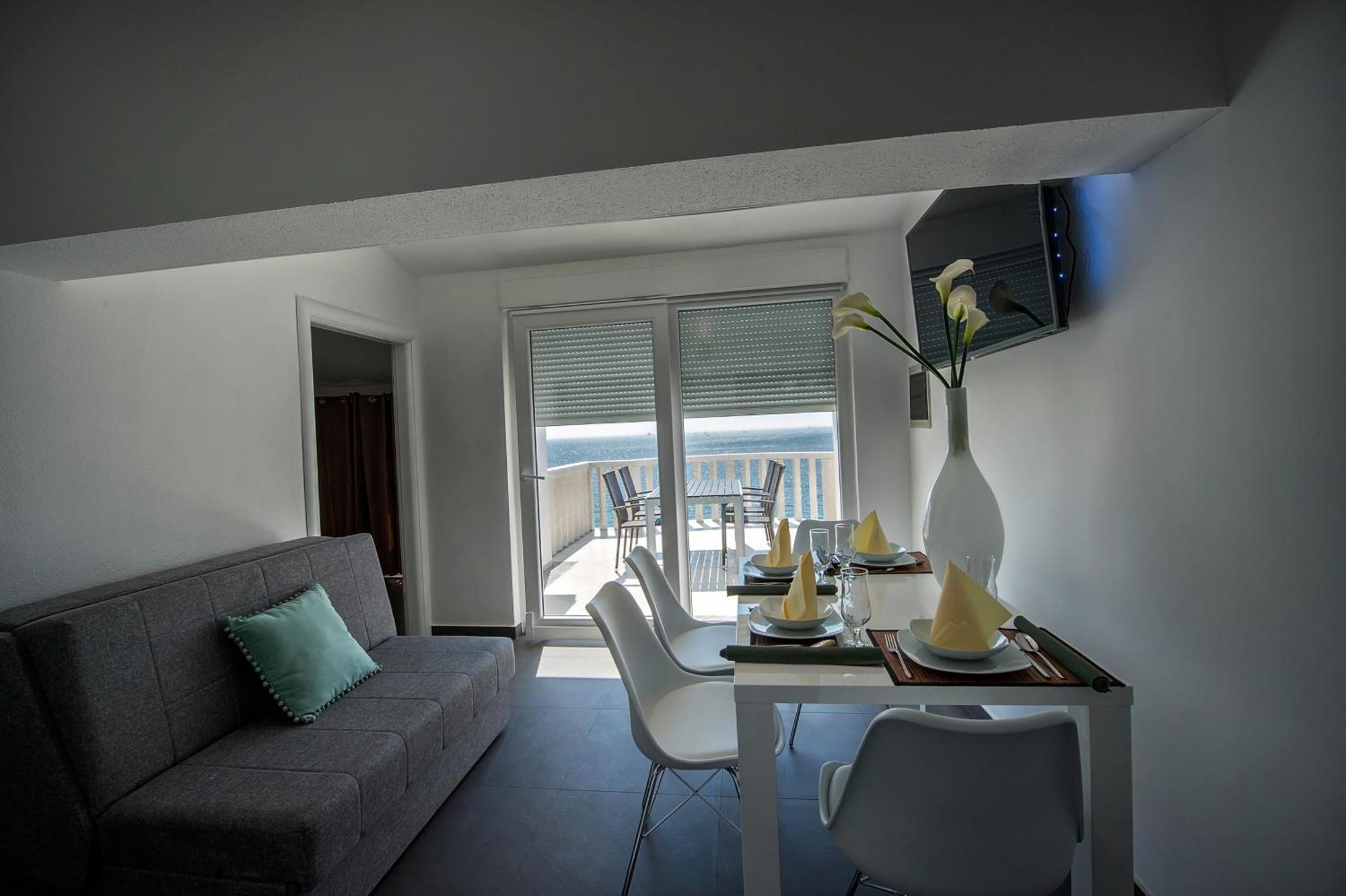 Seaside Apartments With A Swimming Pool Zecevo Rtic, Rogoznica - 8366 객실 사진