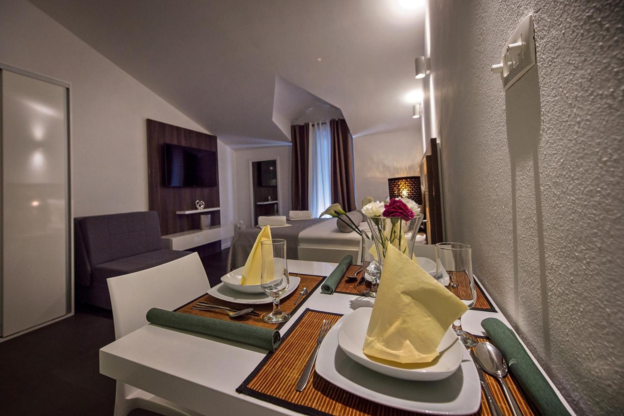 Seaside Apartments With A Swimming Pool Zecevo Rtic, Rogoznica - 8366 객실 사진