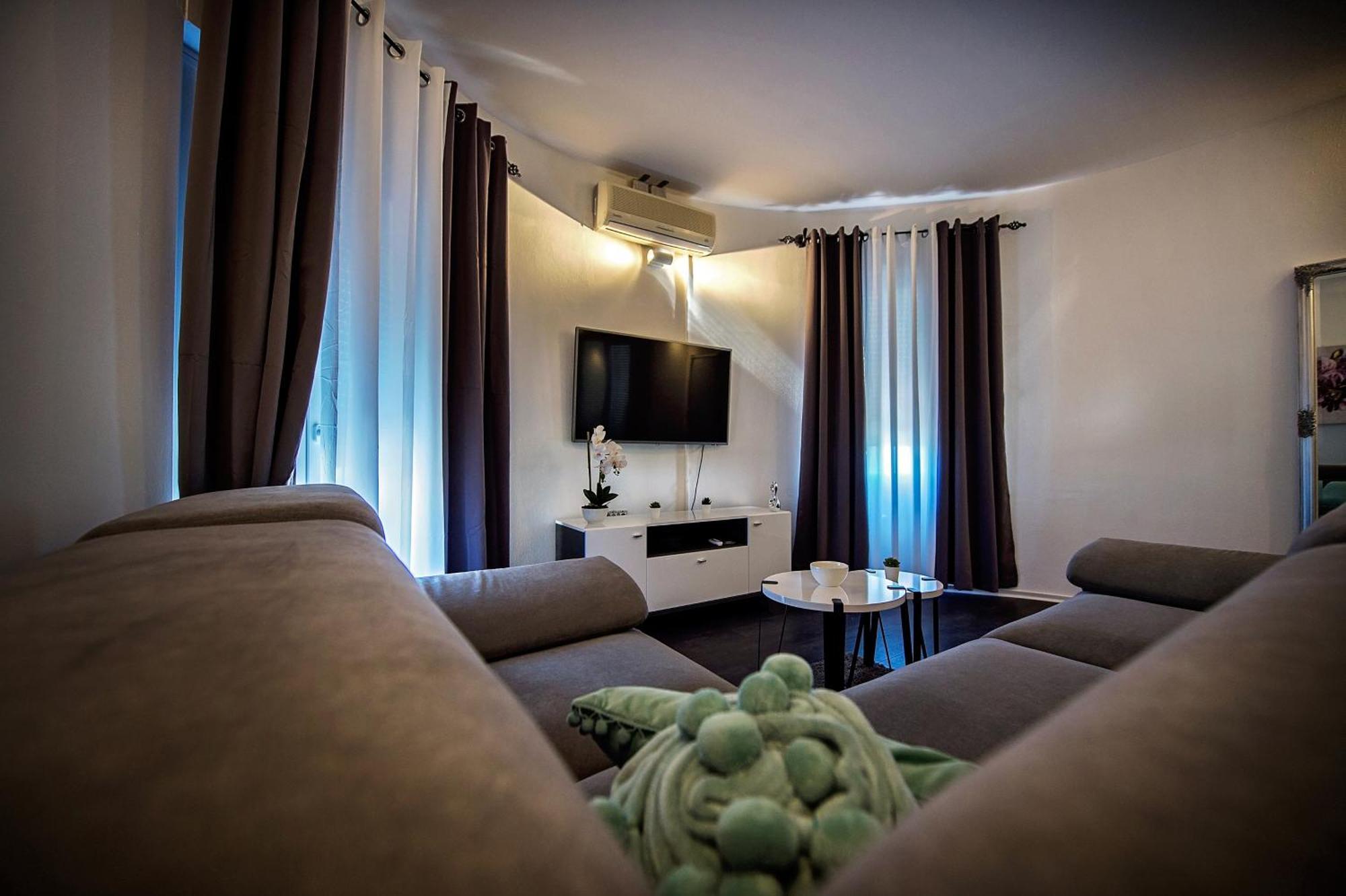 Seaside Apartments With A Swimming Pool Zecevo Rtic, Rogoznica - 8366 객실 사진